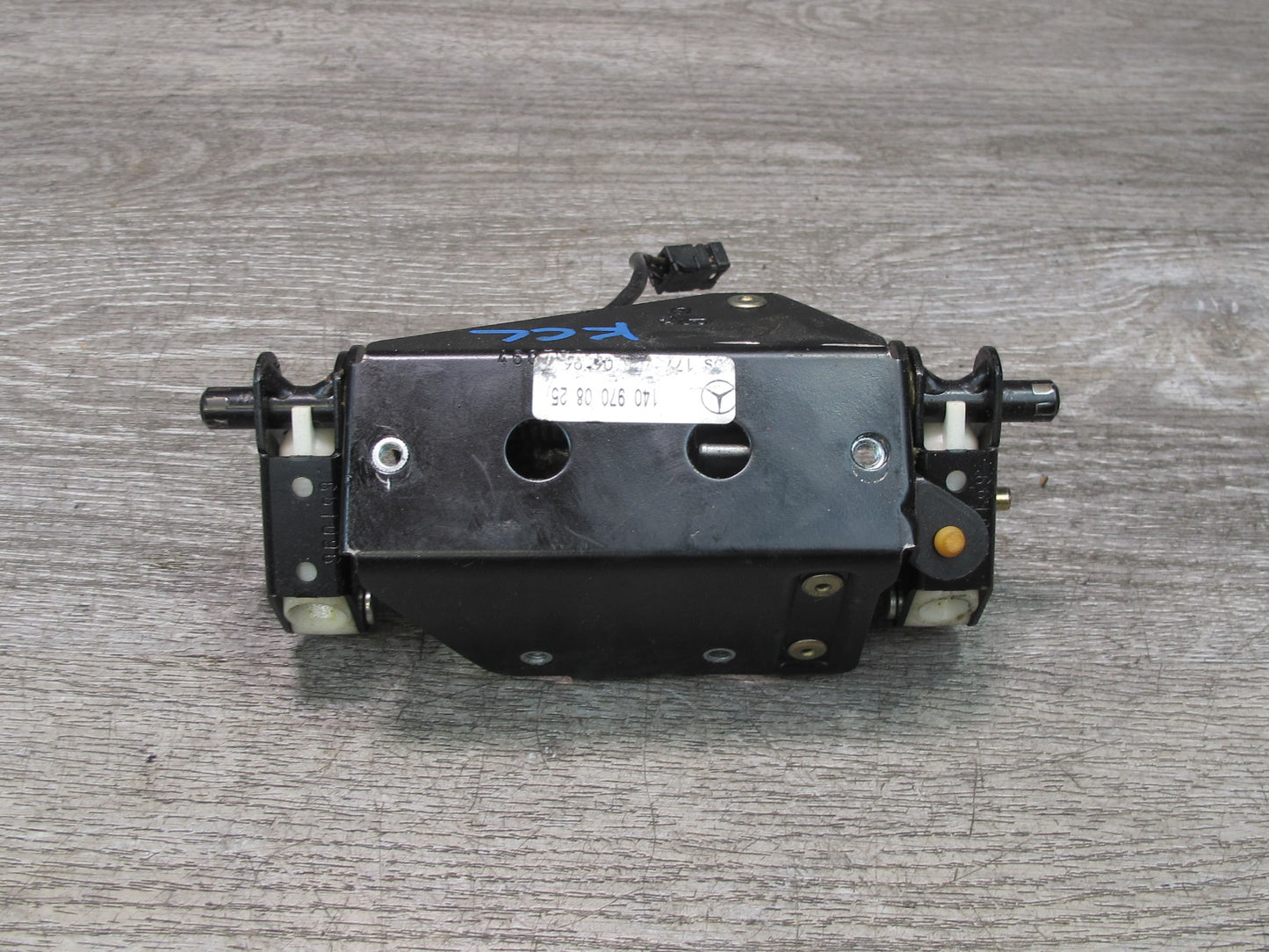 96-99 Mercedes W140 C140 Cl-class Coupe Rear Seat Headrest Motor 1409700825 OEM