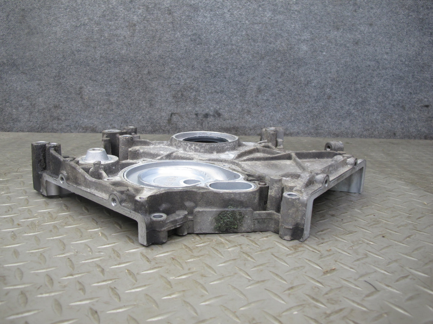 2010-2014 BMW E71 E72 X6 X6M X6M 4.4L Engine Lower Timing Cover 7553364
