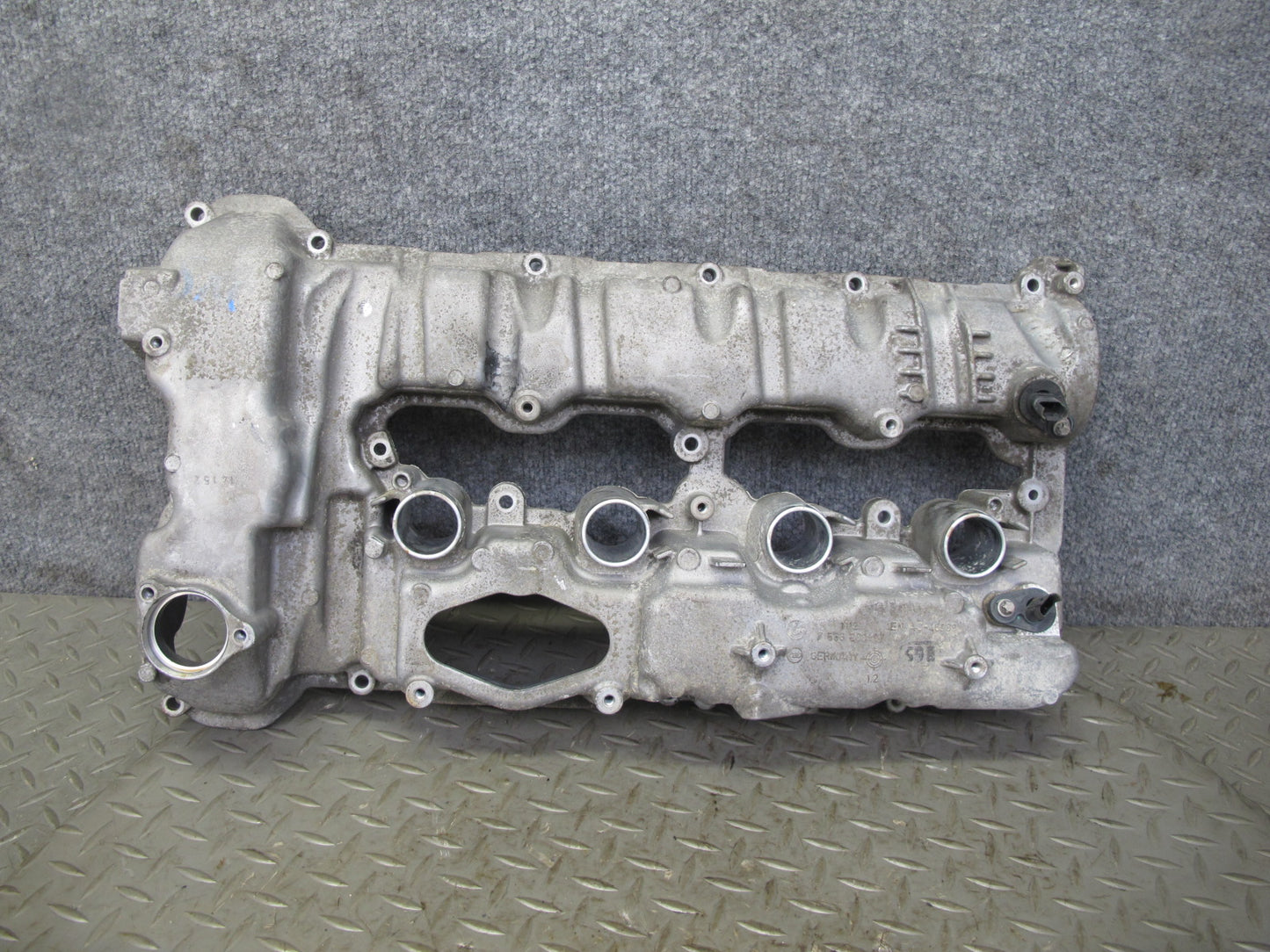 2010-2014 BMW E71 X6M S63 Right Engine Cylinder Head Valve Cover