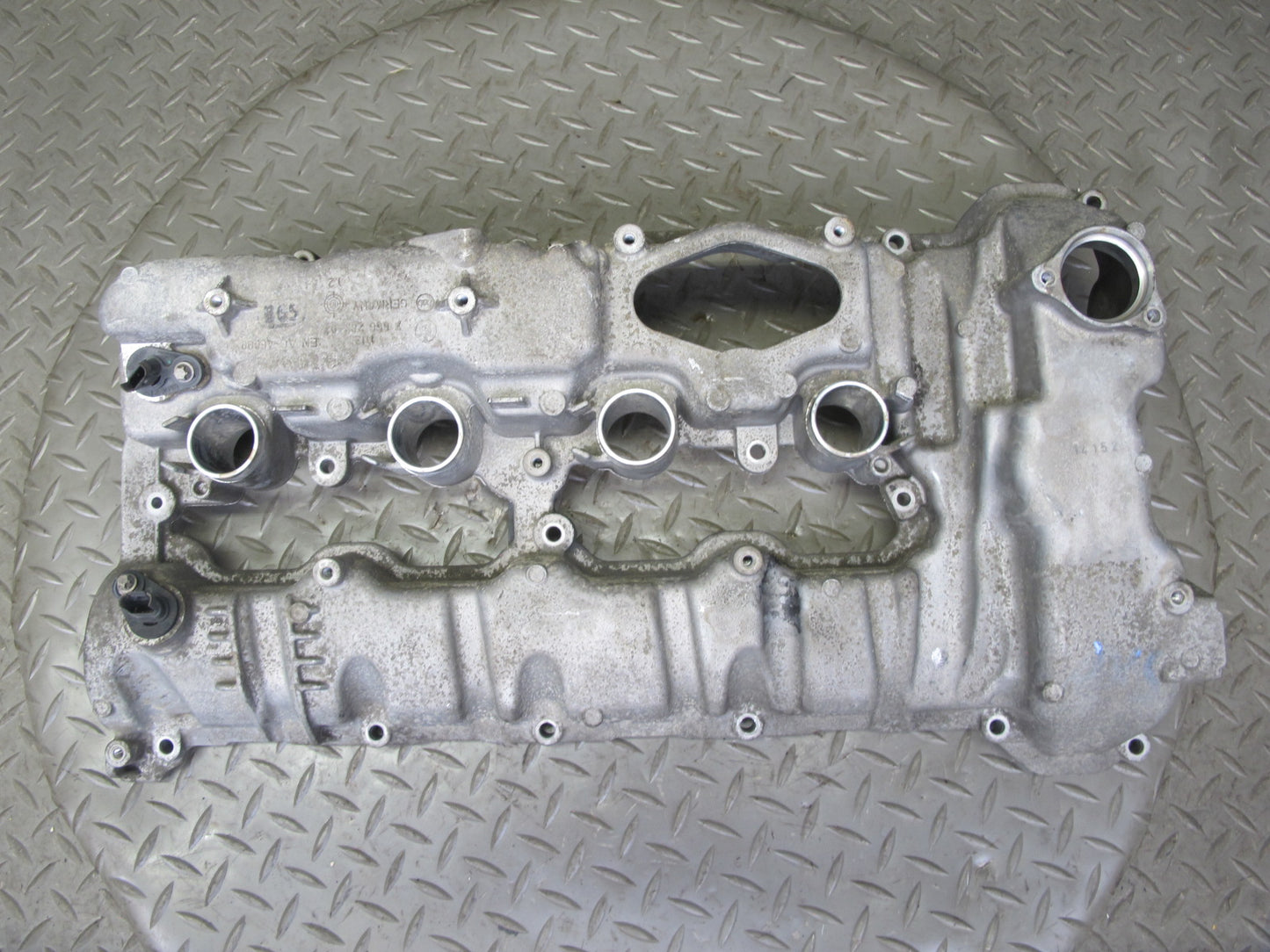 2010-2014 BMW E71 X6M S63 Right Engine Cylinder Head Valve Cover
