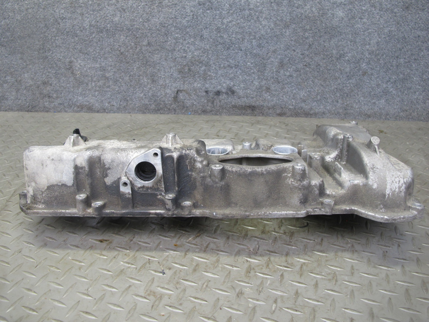 2010-2014 BMW E71 X6M S63 Left Engine Cylinder Head Valve Cover