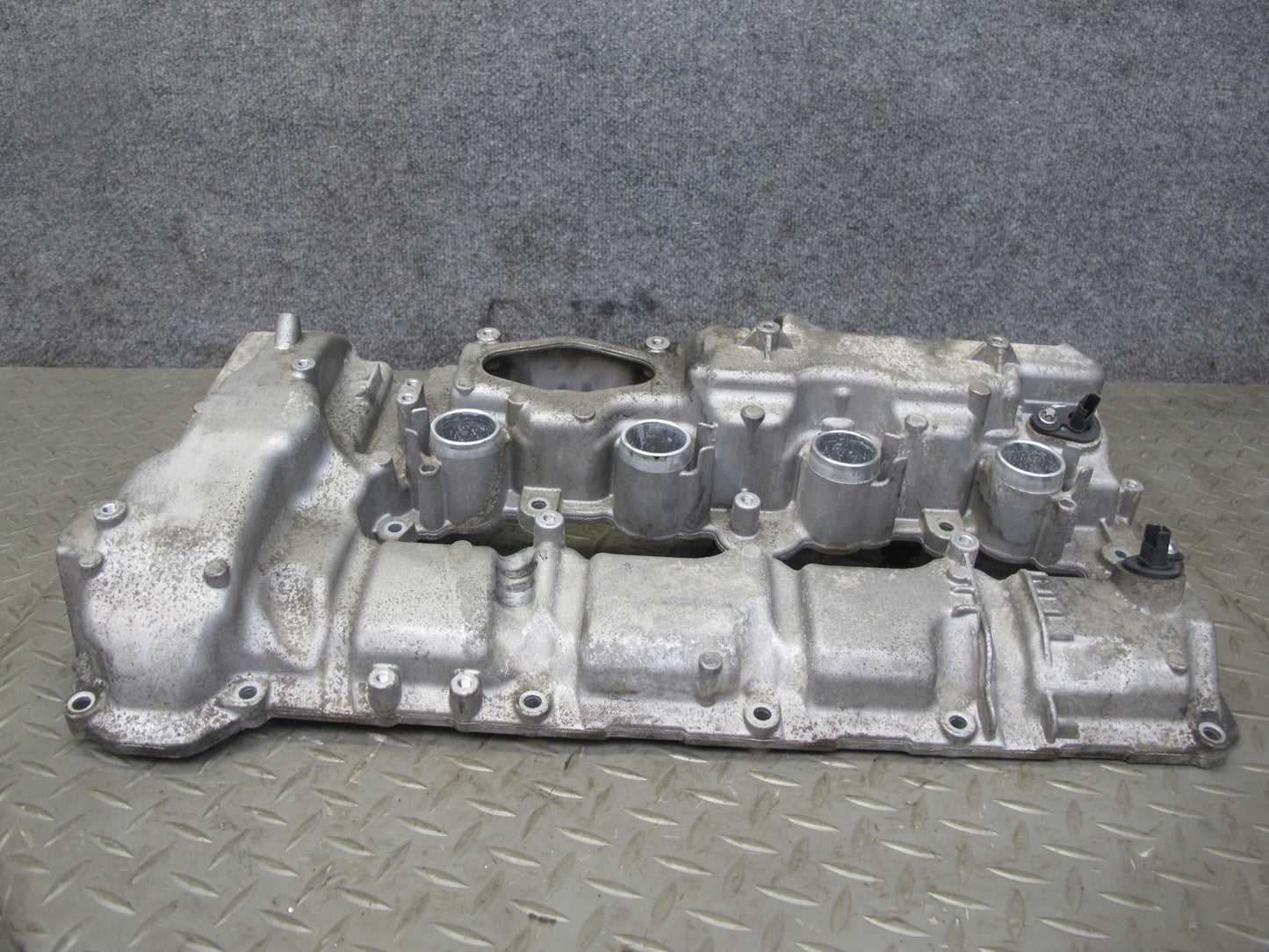 2010-2014 BMW E71 X6M S63 Left Engine Cylinder Head Valve Cover