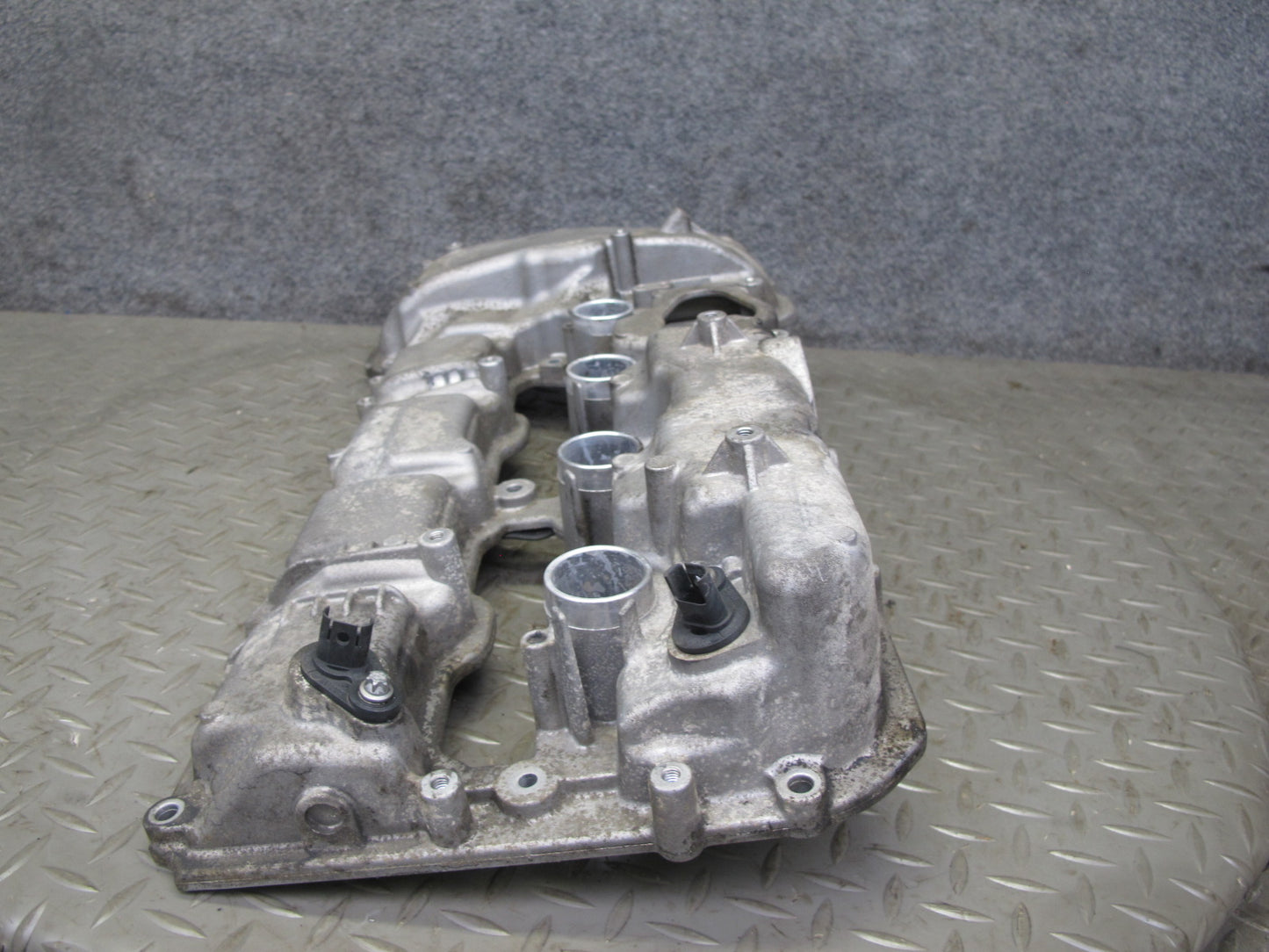 2010-2014 BMW E71 X6M S63 Left Engine Cylinder Head Valve Cover