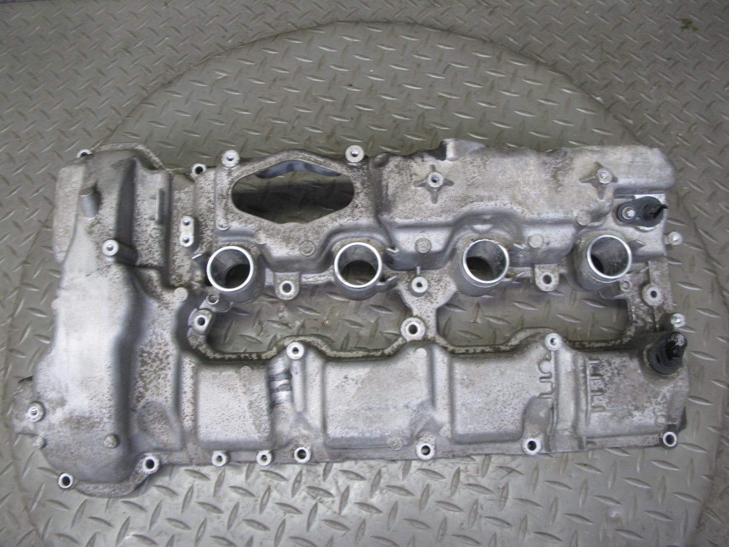 2010-2014 BMW E71 X6M S63 Left Engine Cylinder Head Valve Cover