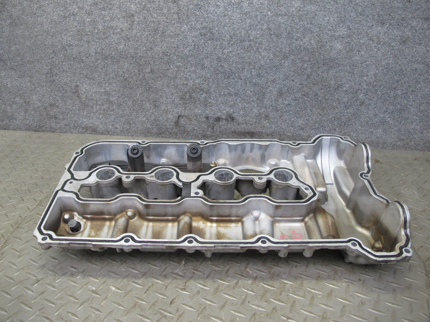 2010-2014 BMW E71 X6M S63 Left Engine Cylinder Head Valve Cover