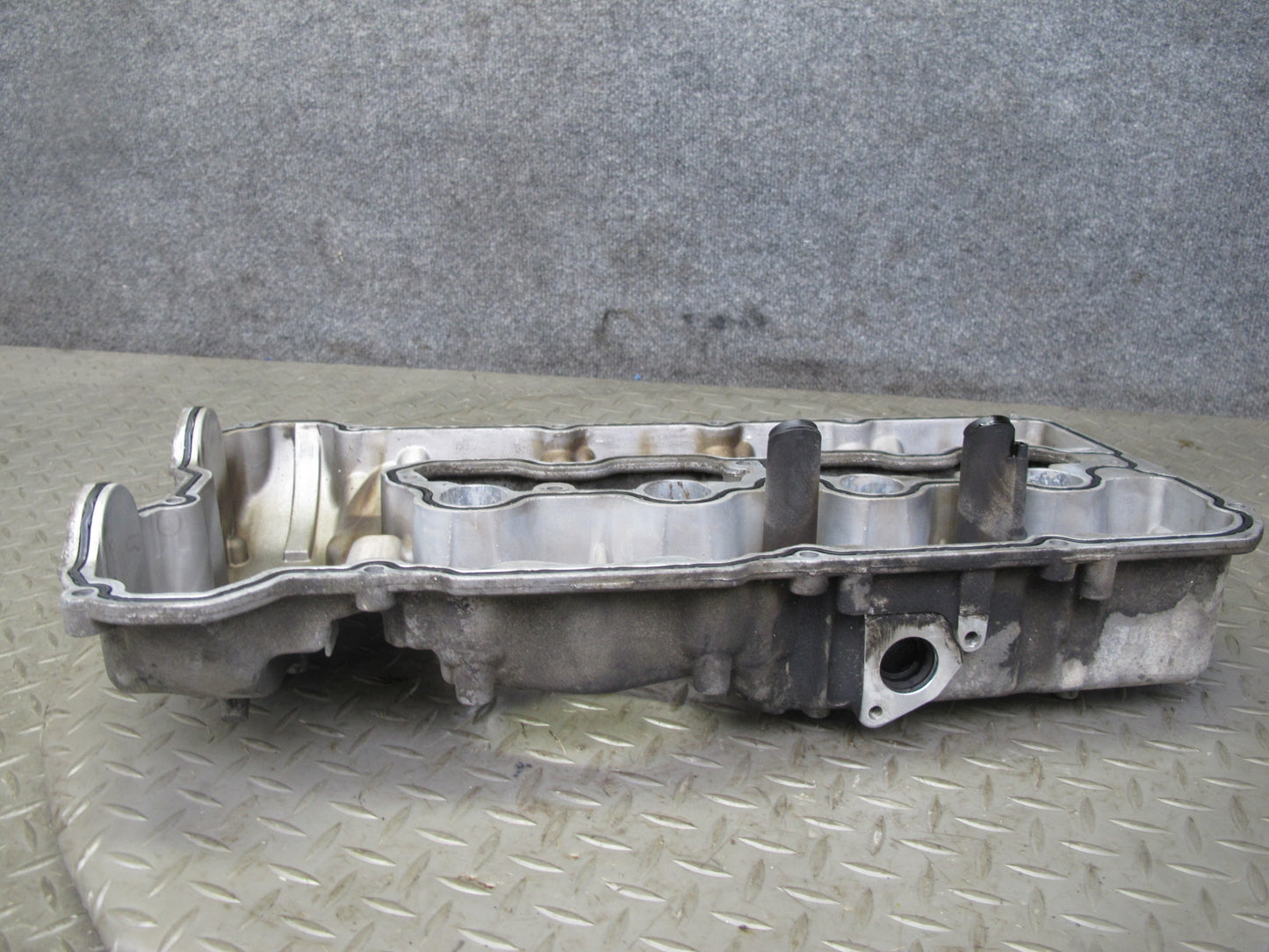 2010-2014 BMW E71 X6M S63 Left Engine Cylinder Head Valve Cover