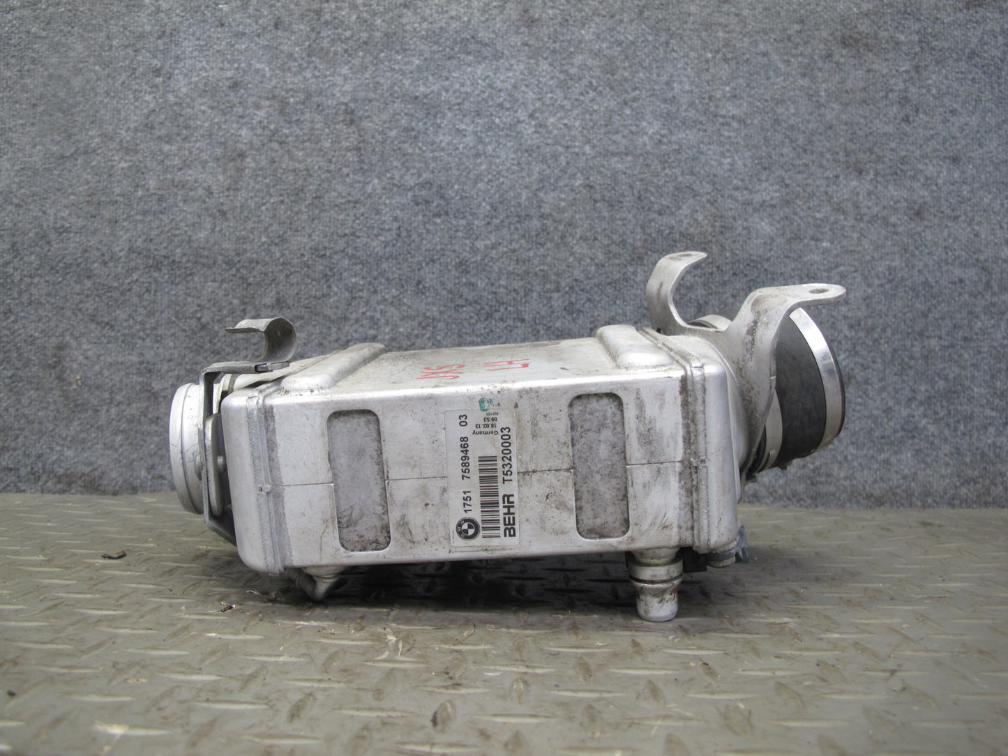 2010-2014 BMW E70 E71 X5M X6M 4.4L Left Intercooler Unit 7589468