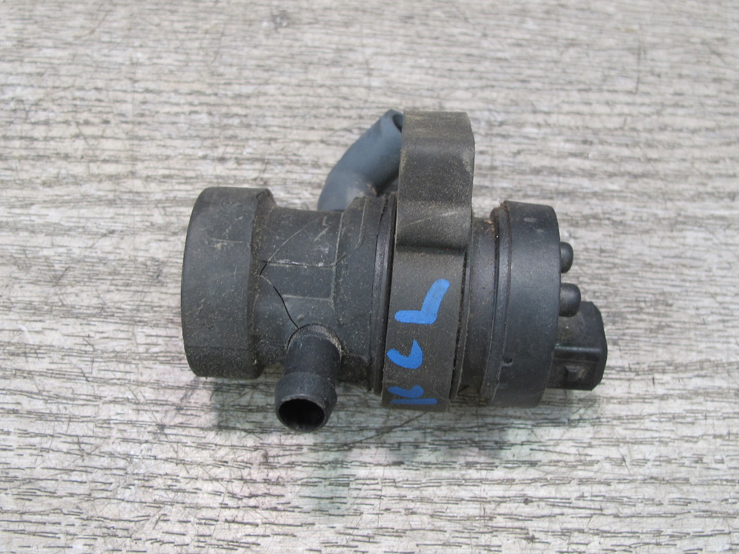 96-99 Mercedes W140 C140 Cl-class Vacuum Purge Valve Solenoid OEM