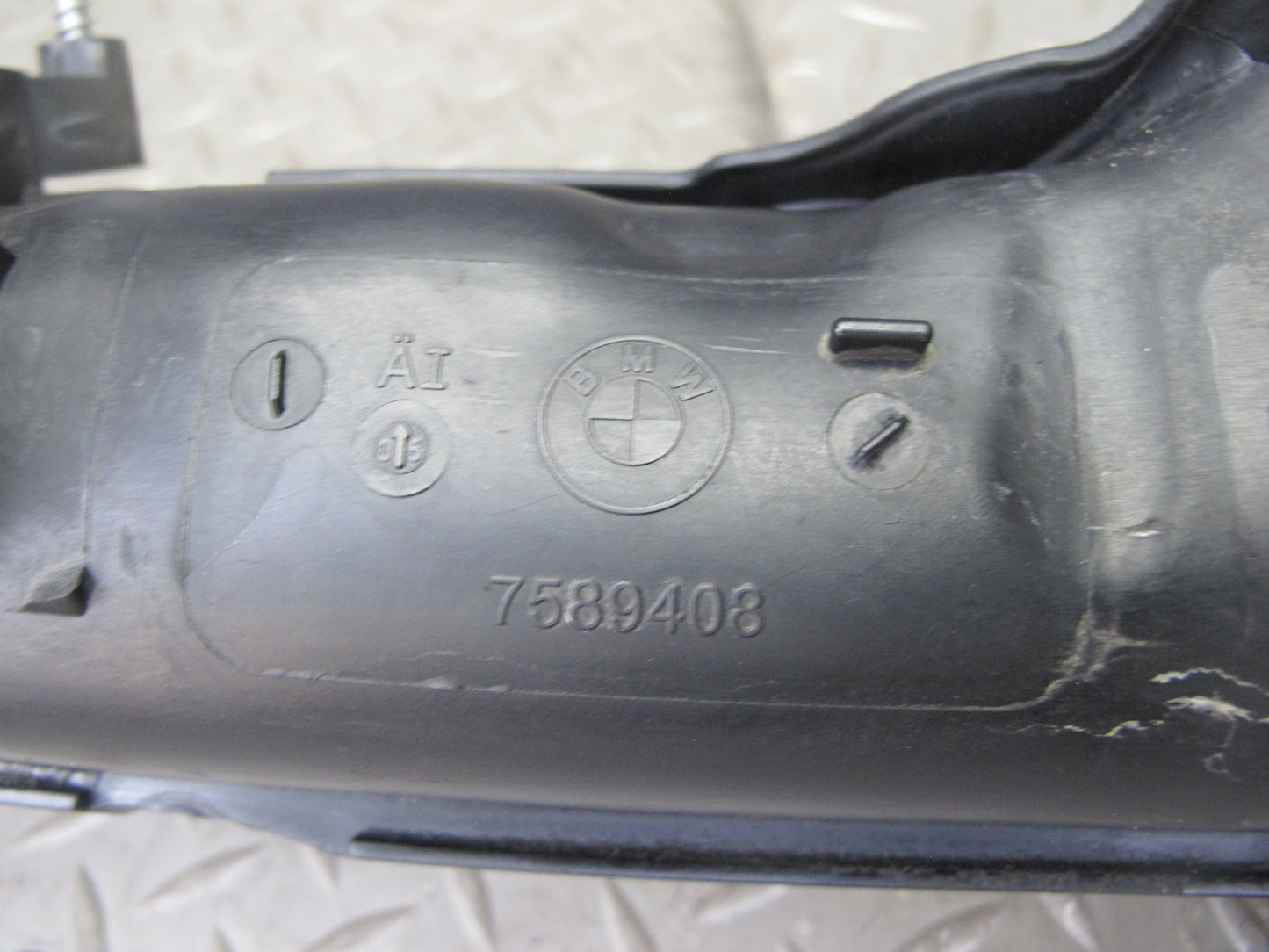 2010-2014 BMW E71 X6M S63 Engine Air Intake Manifold 7589408