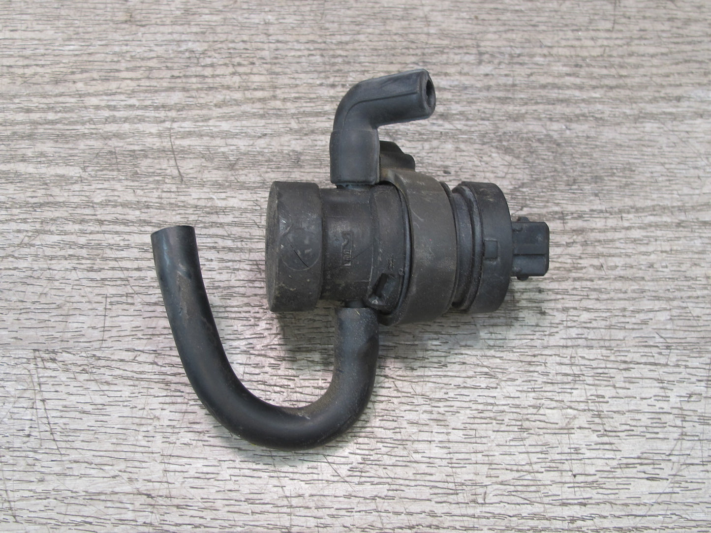 96-99 Mercedes W140 C140 Cl-class Fuel Regeneration Vacuum Valve w Hose OEM