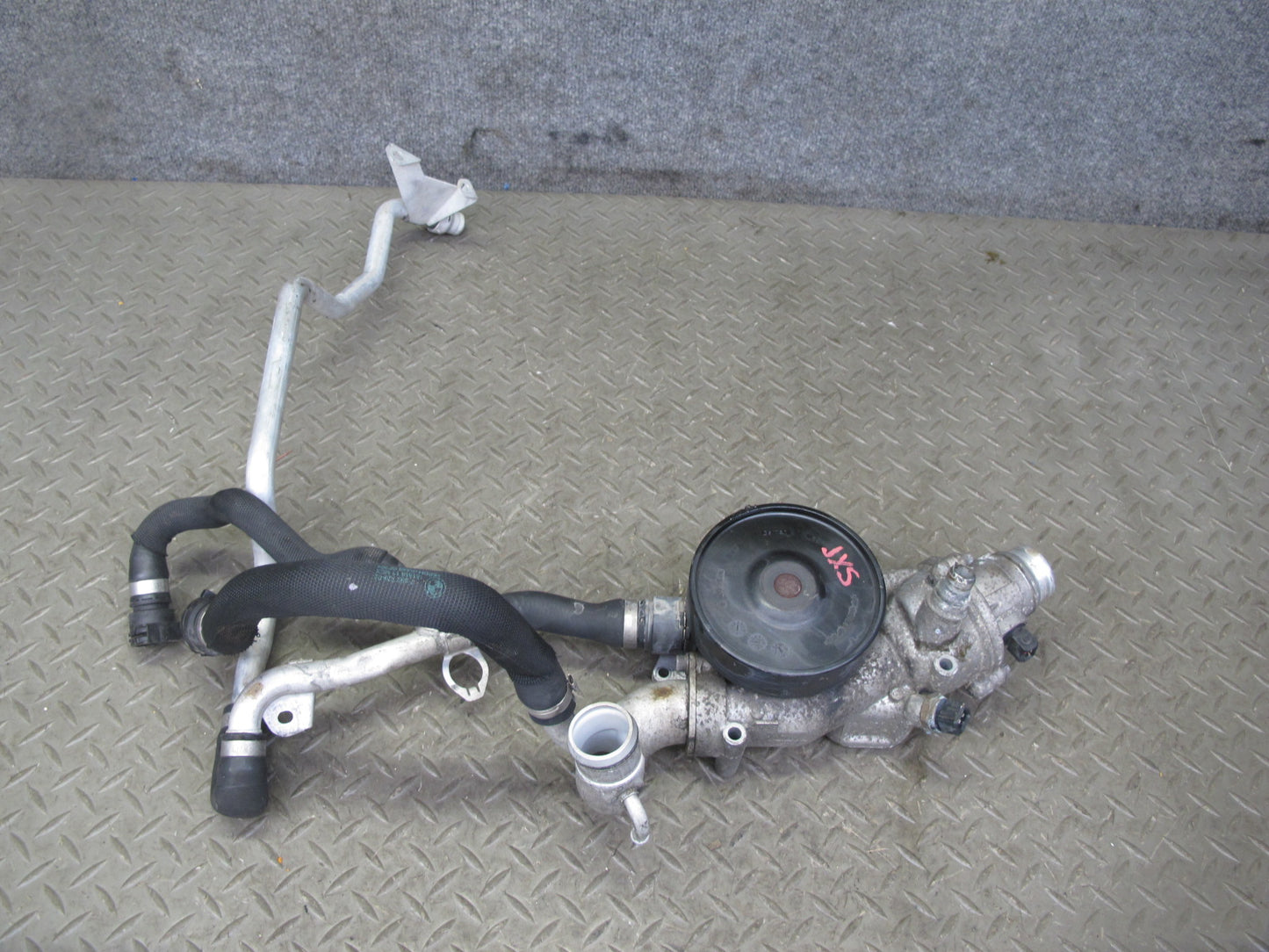 2010-2014 BMW E71 X6M X5M Engine Thermostat Housing Water Pump Pulley w Hoses