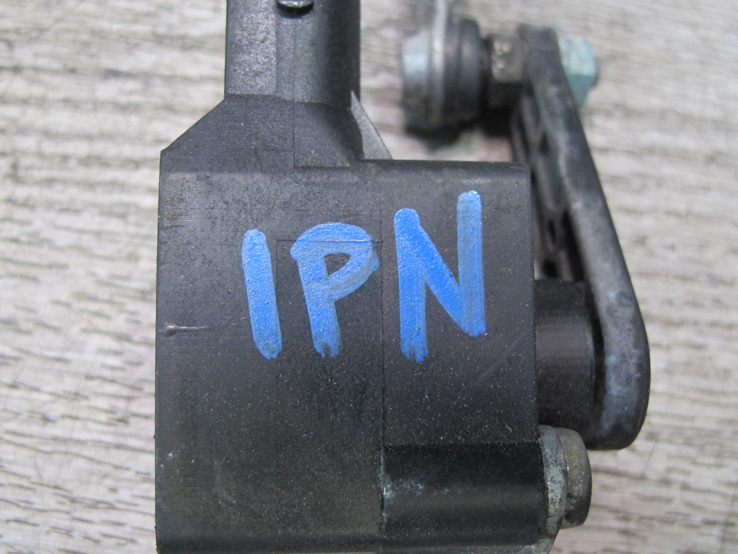 1999-2005 Porsche 911 996 Front Suspension Headlight Level Height Sensor