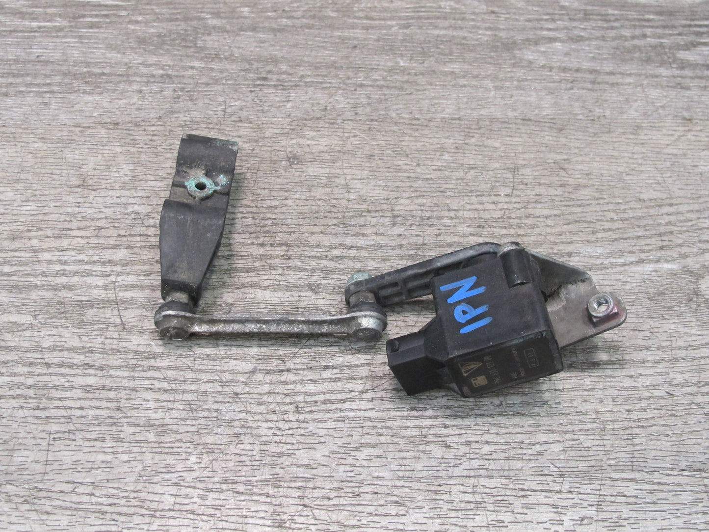 1999-2005 Porsche 911 996 Front Suspension Headlight Level Height Sensor
