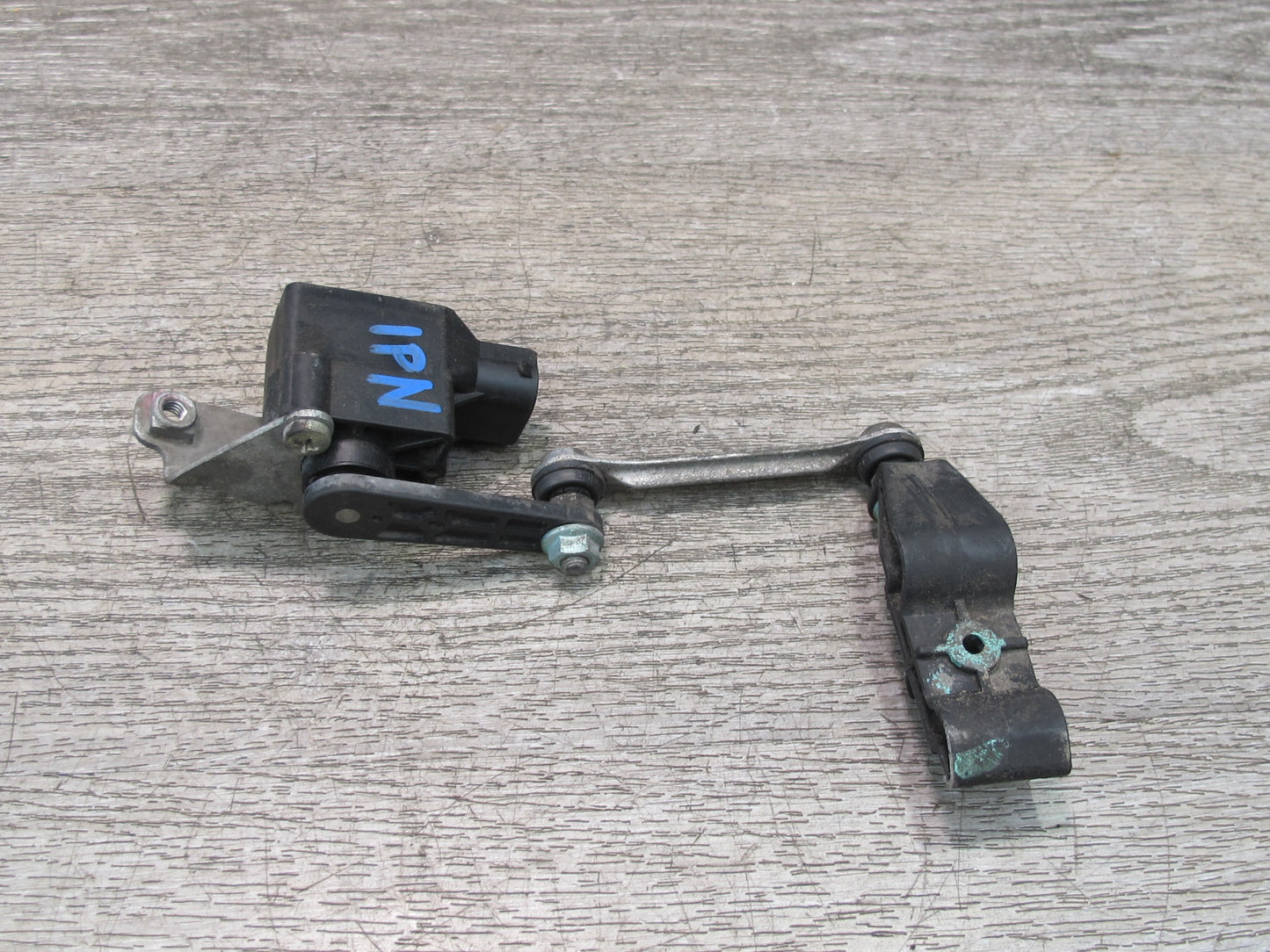 1999-2005 Porsche 911 996 Front Suspension Headlight Level Height Sensor