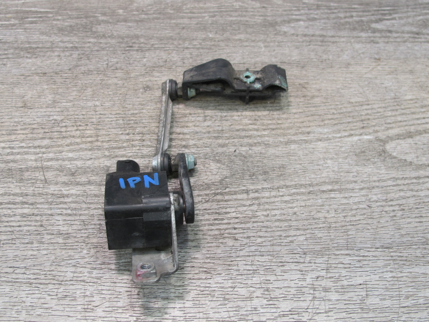 1999-2005 Porsche 911 996 Front Suspension Headlight Level Height Sensor