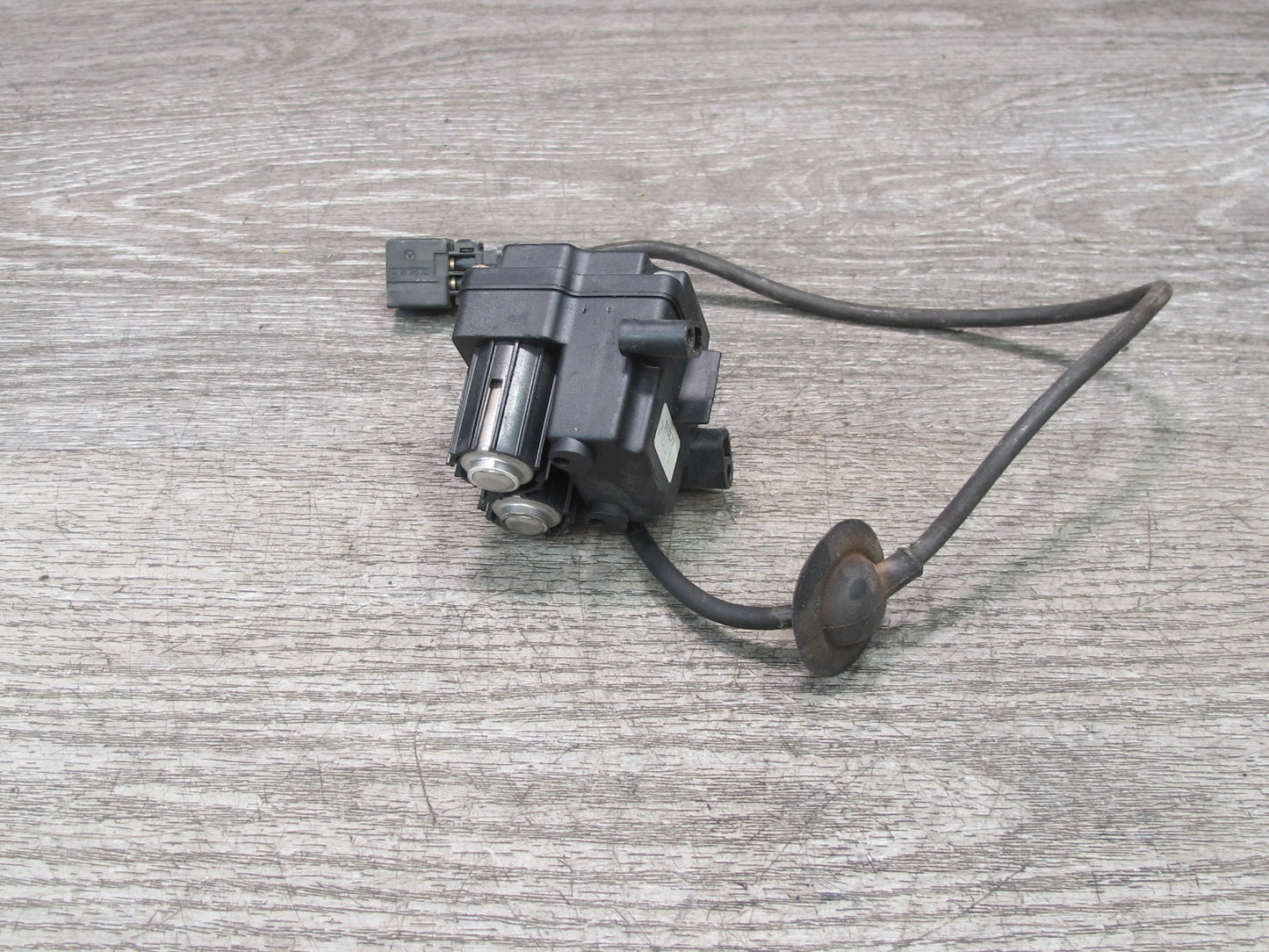 96-99 Mercedes W140 C140 CL Gaseous Pollutant Gas Pollution Control Sensor OEM