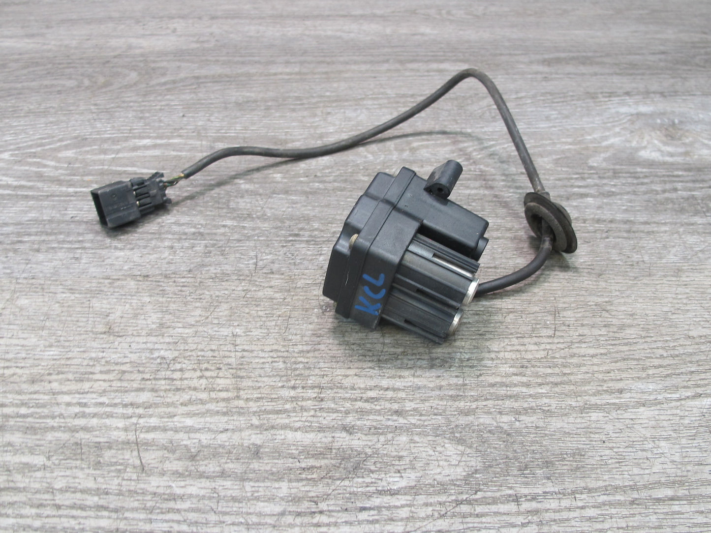 96-99 Mercedes W140 C140 CL Gaseous Pollutant Gas Pollution Control Sensor OEM
