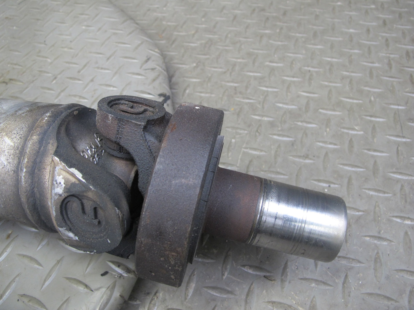 84-96 Chevrolet Corvette C4 Rear A/T Driveshaft Drive Shaft 10054289 OEM