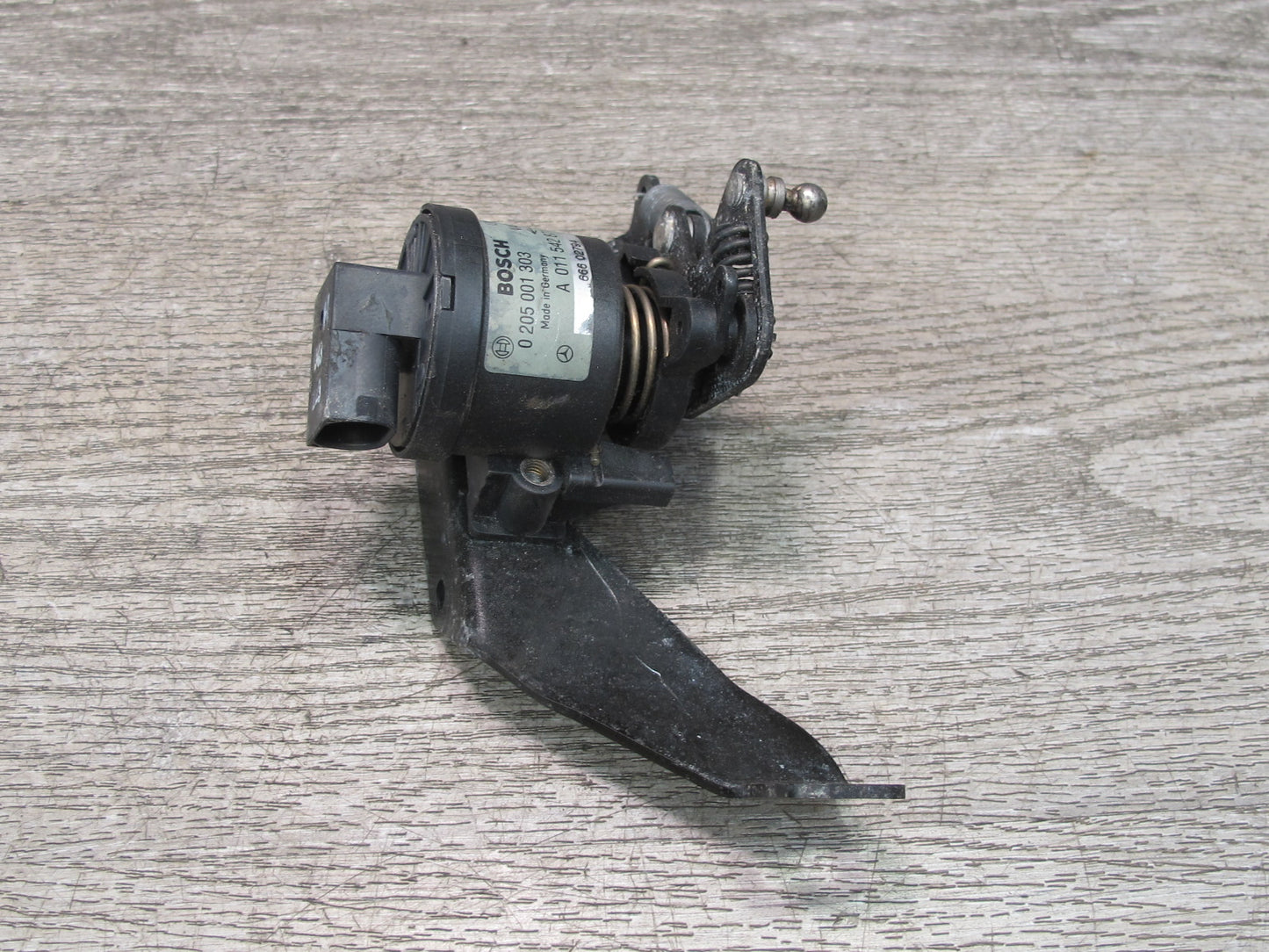 96-99 Mercedes W140 C140 CL Gas Acceleration Pedal Angle Sensor 0115428717 OEM