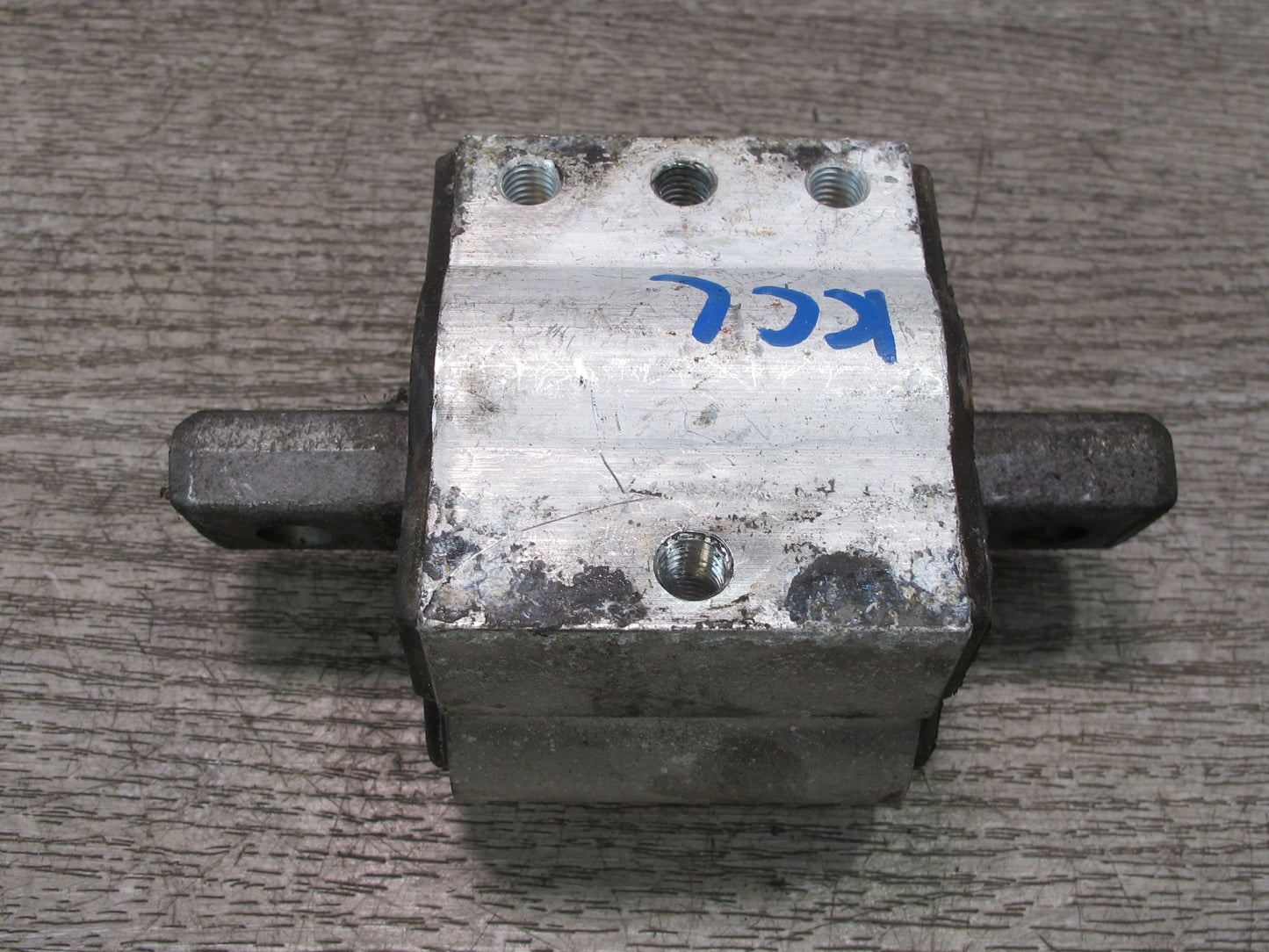 96-99 Mercedes W140 C140 Cl-class Automatic Transmission Mount Support OEM
