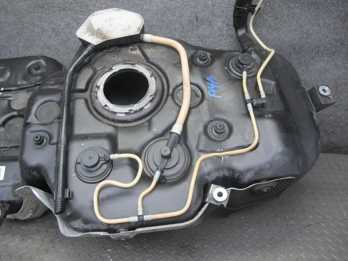 2015-2018 Porsche Macan 95B Fuel Tank w Filler Neck 95B201021E