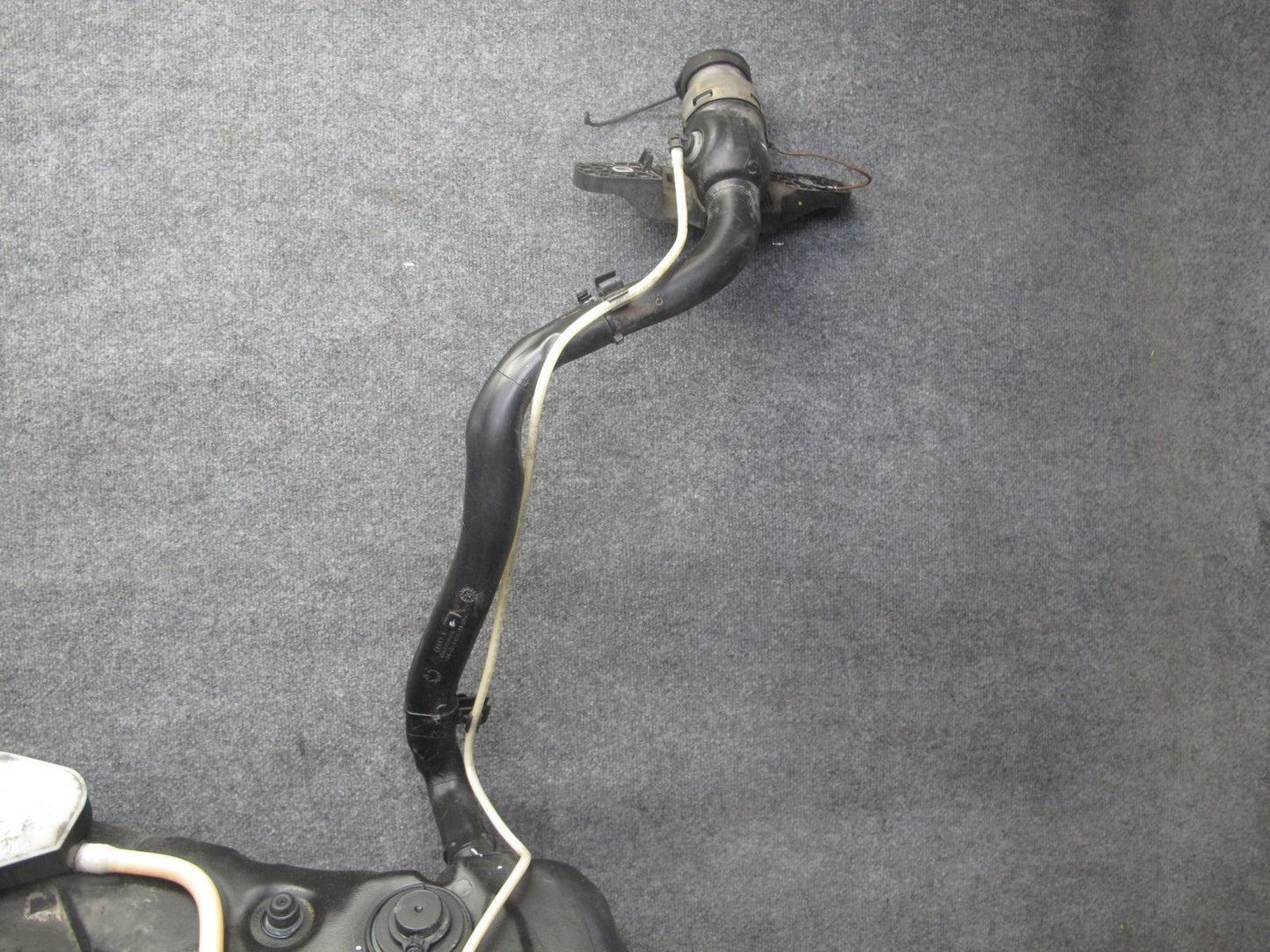 2015-2018 Porsche Macan 95B Fuel Tank w Filler Neck 95B201021E
