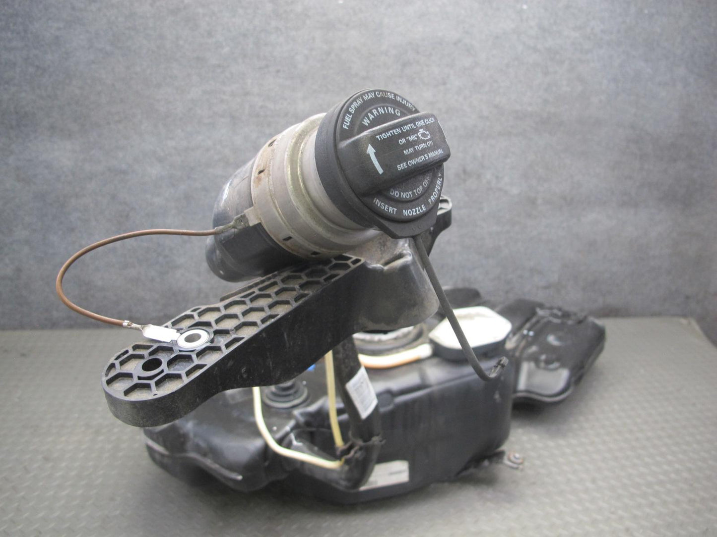 2015-2018 Porsche Macan 95B Fuel Tank w Filler Neck 95B201021E