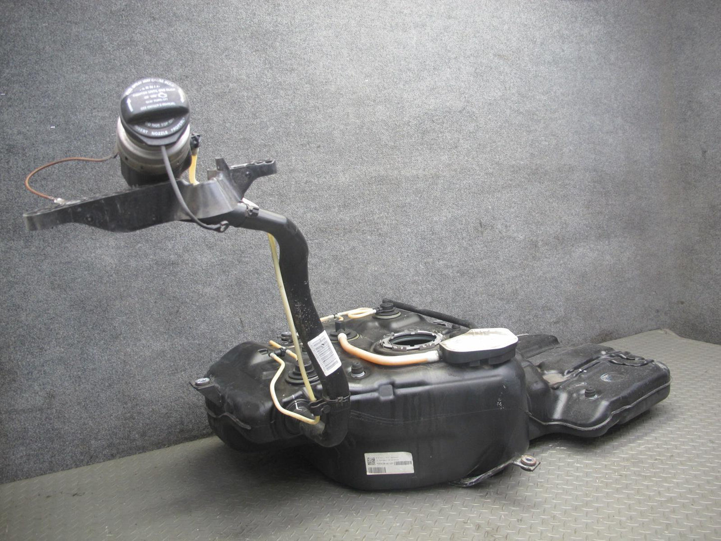 2015-2018 Porsche Macan 95B Fuel Tank w Filler Neck 95B201021E
