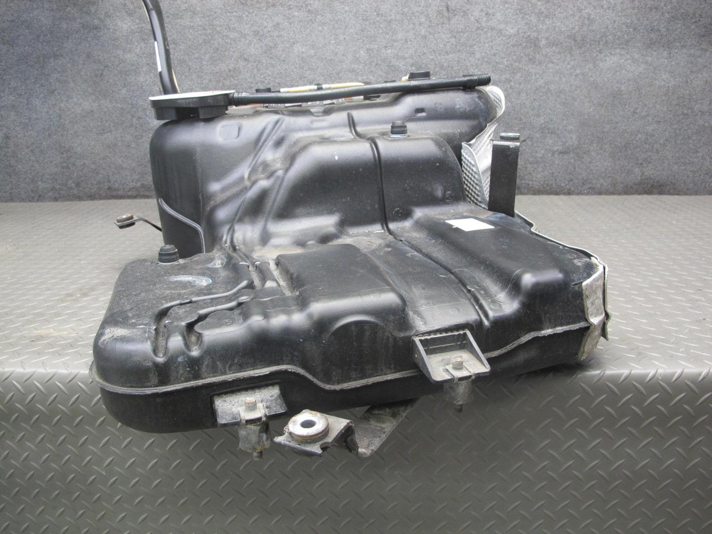 2015-2018 Porsche Macan 95B Fuel Tank w Filler Neck 95B201021E