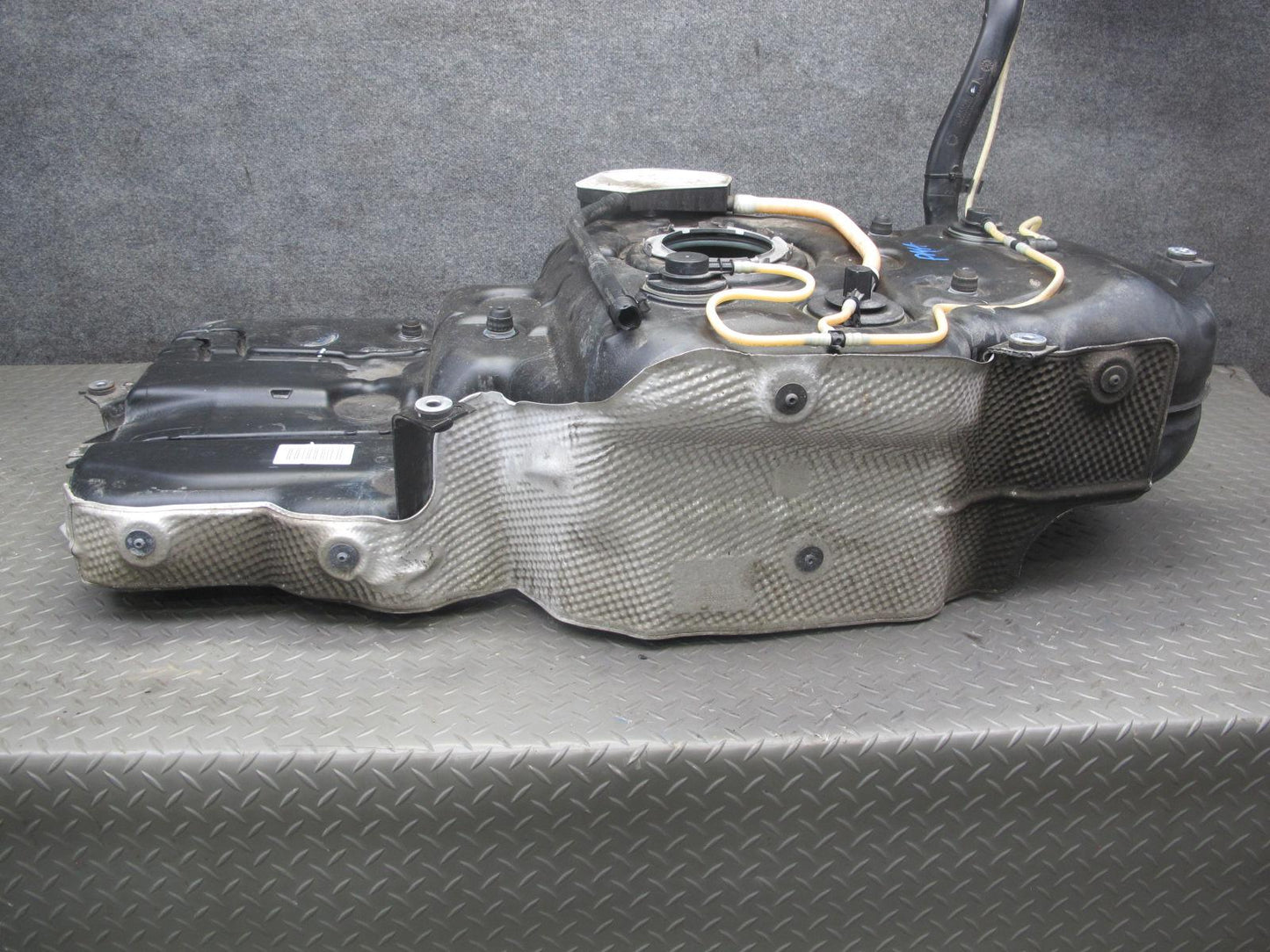 2015-2018 Porsche Macan 95B Fuel Tank w Filler Neck 95B201021E