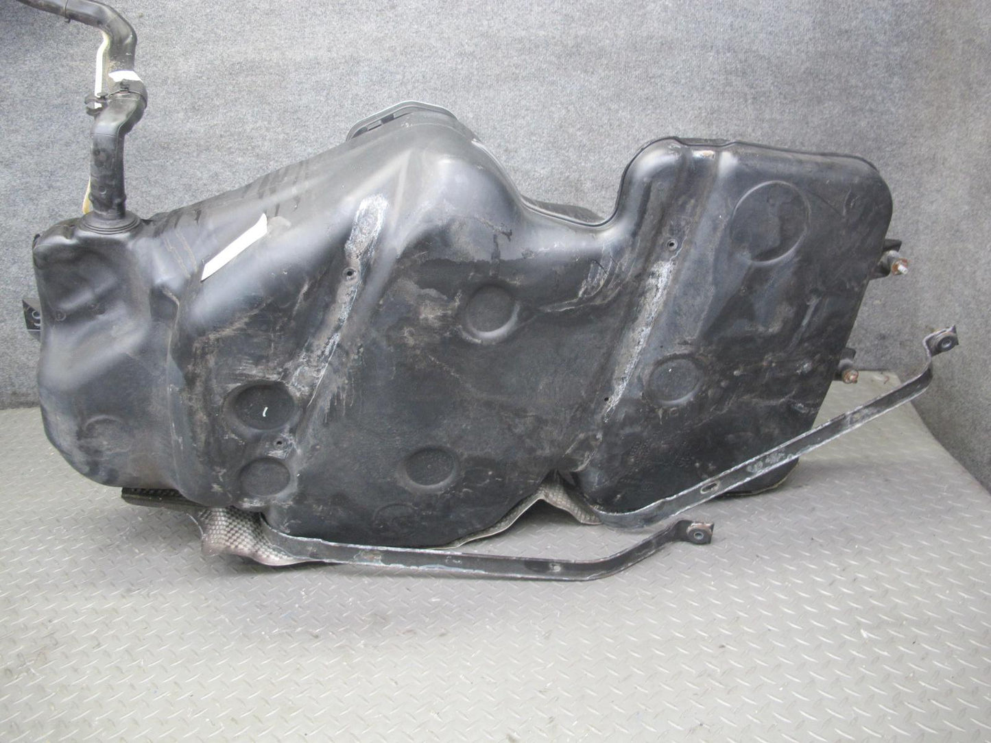 2015-2018 Porsche Macan 95B Fuel Tank w Filler Neck 95B201021E