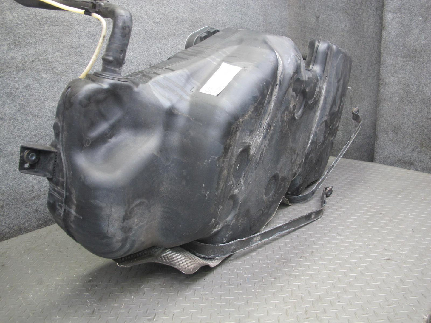 2015-2018 Porsche Macan 95B Fuel Tank w Filler Neck 95B201021E
