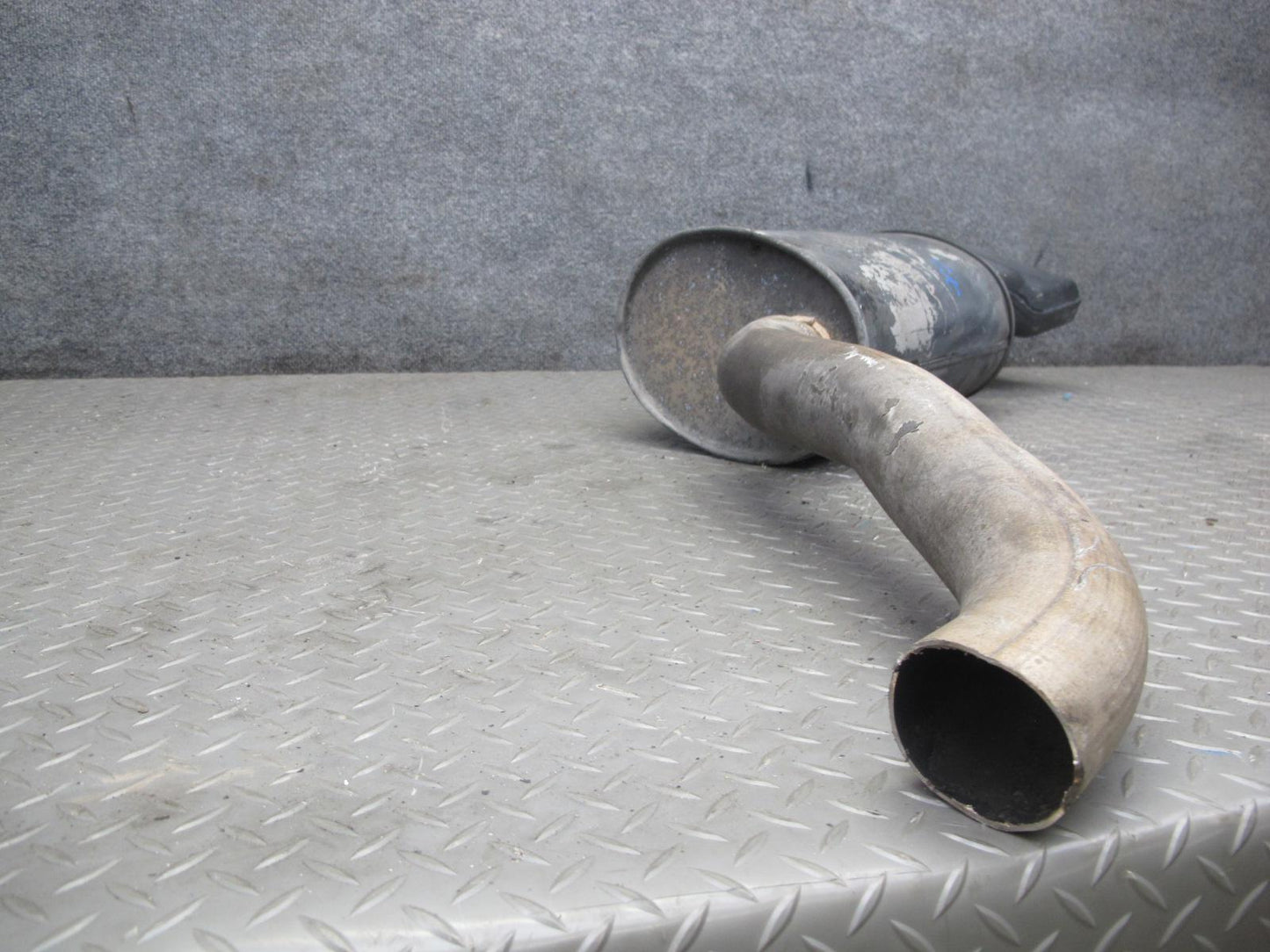 92-96 Chevrolet Corvette C4 Rear Left Exhaust Muffler 10143518 OEM