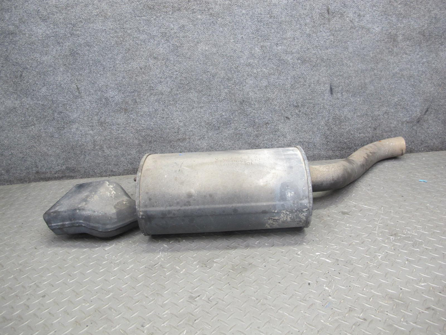 92-96 Chevrolet Corvette C4 Rear Right Exhaust Muffler 10143518 OEM