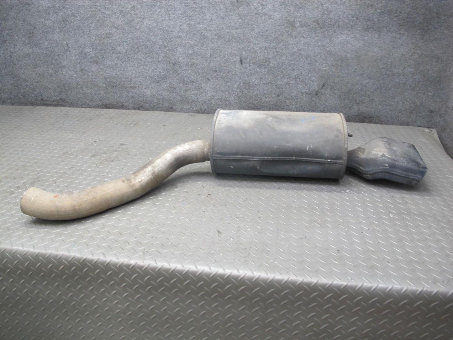 92-96 Chevrolet Corvette C4 Rear Right Exhaust Muffler 10143518 OEM