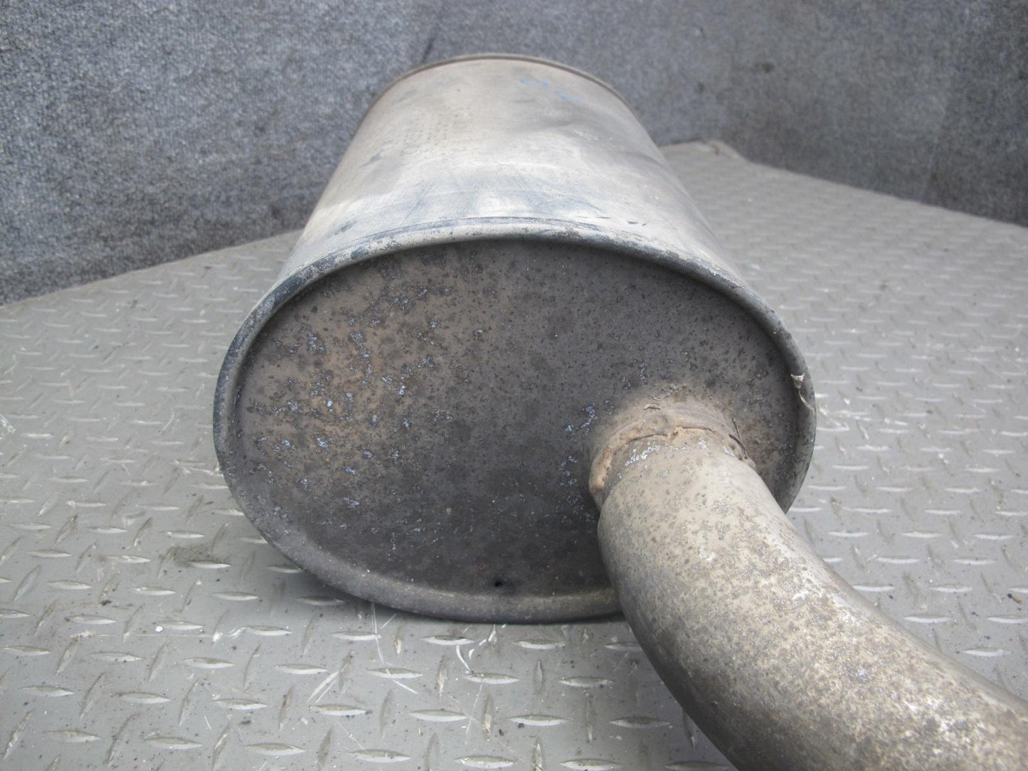92-96 Chevrolet Corvette C4 Rear Right Exhaust Muffler 10143518 OEM