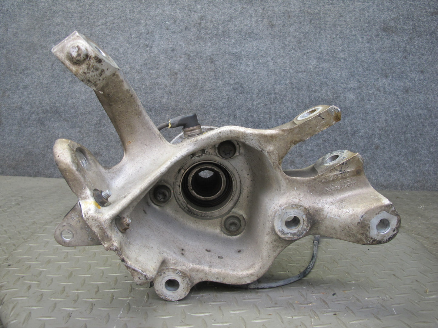 88-96 Chevrolet Corvette C4 Rear Right Spindle Knuckle Wheel Hub Bearing OEM