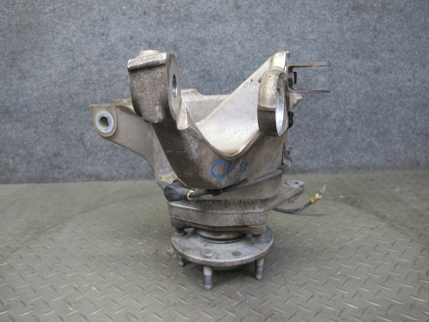 88-96 Chevrolet Corvette C4 Rear Right Spindle Knuckle Wheel Hub Bearing OEM