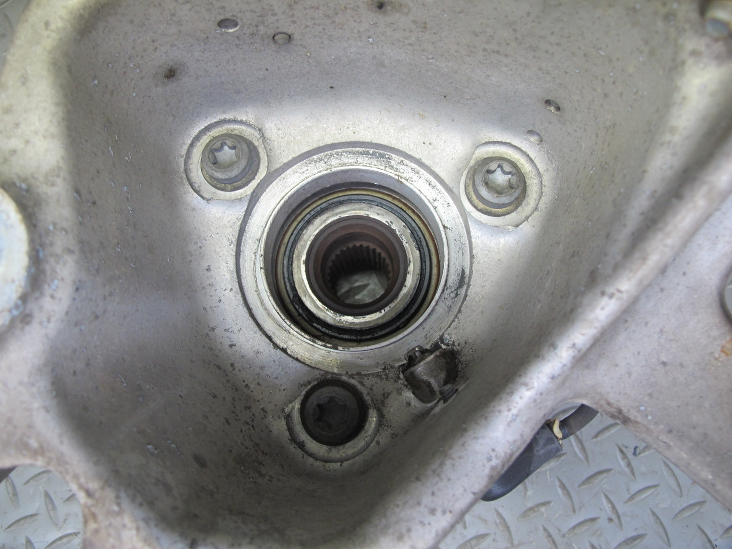 88-96 Chevrolet Corvette C4 Rear Right Spindle Knuckle Wheel Hub Bearing OEM