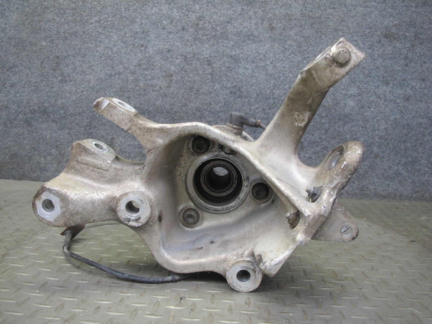 88-96 Chevrolet Corvette C4 Rear Left Spindle Knuckle Wheel Hub Bearing OEM