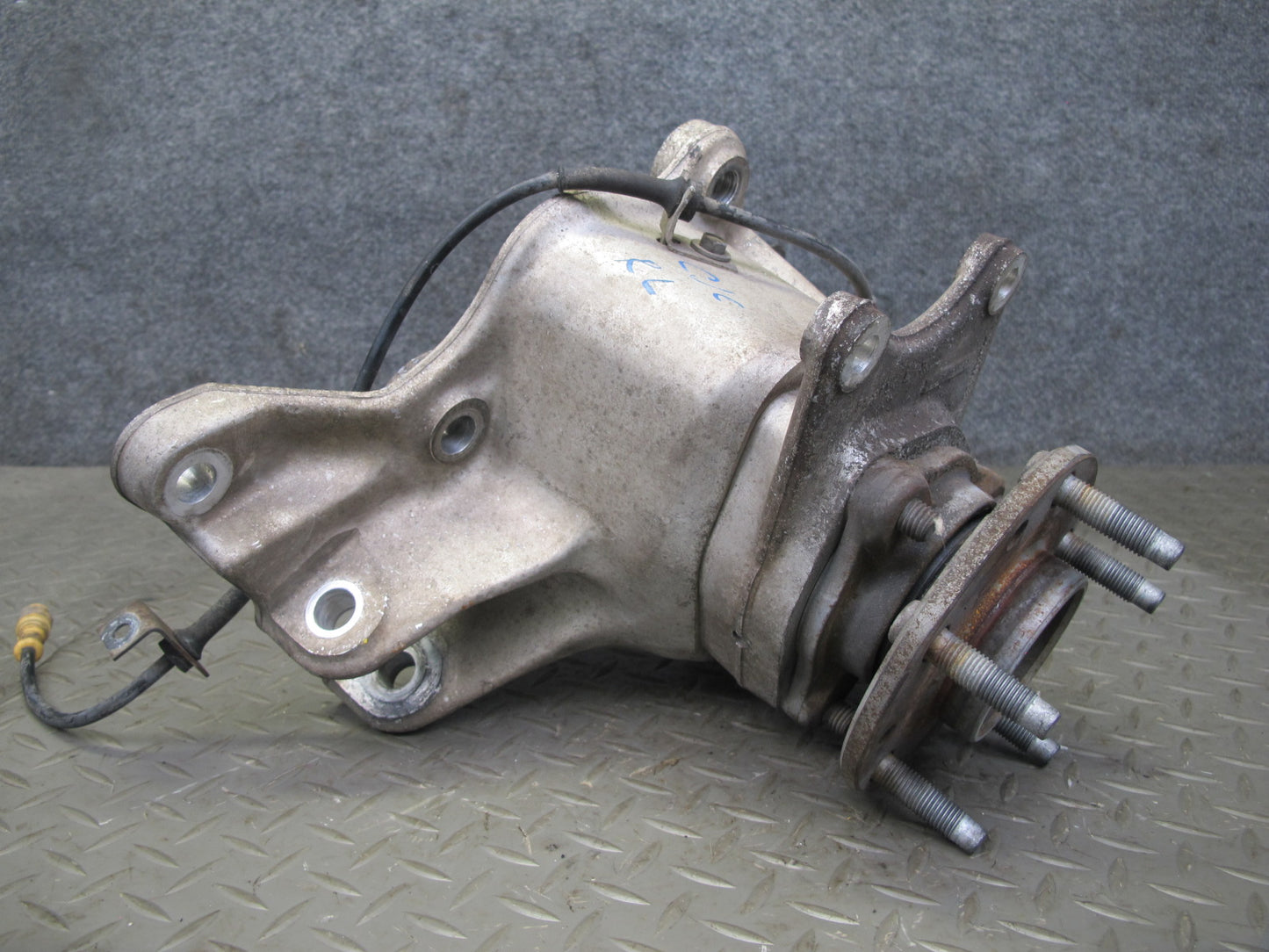 88-96 Chevrolet Corvette C4 Rear Left Spindle Knuckle Wheel Hub Bearing OEM