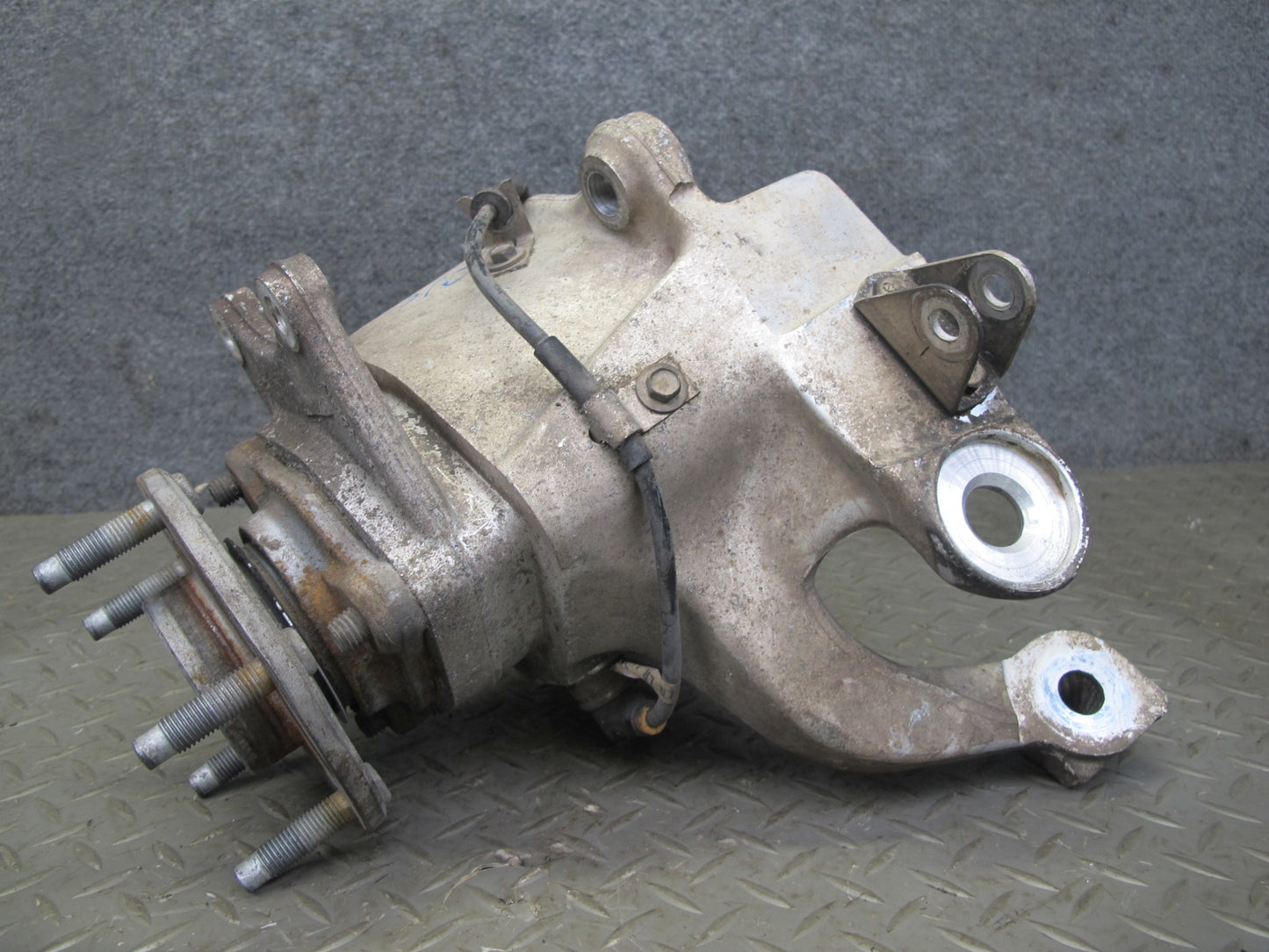 88-96 Chevrolet Corvette C4 Rear Left Spindle Knuckle Wheel Hub Bearing OEM