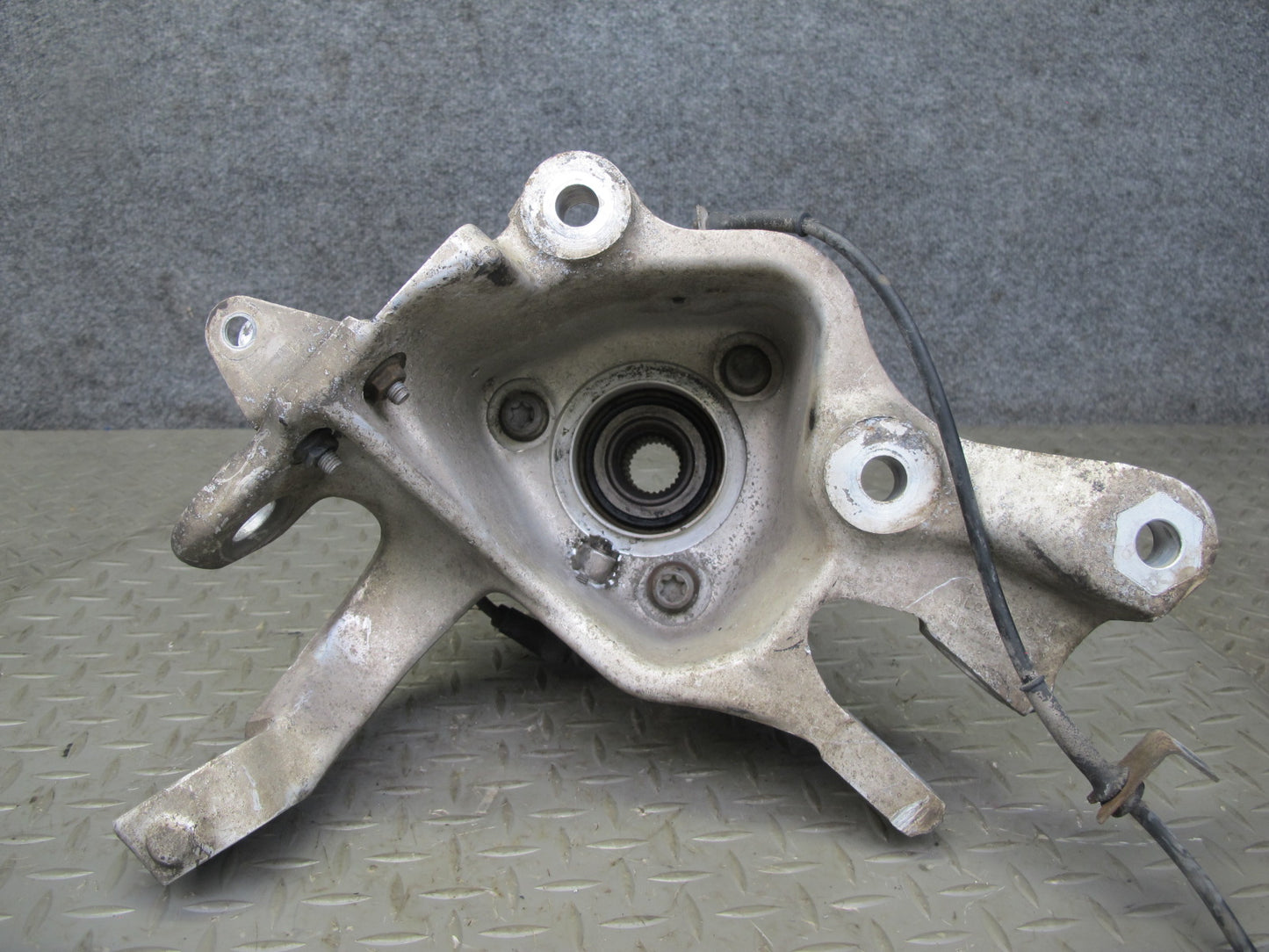 88-96 Chevrolet Corvette C4 Rear Left Spindle Knuckle Wheel Hub Bearing OEM