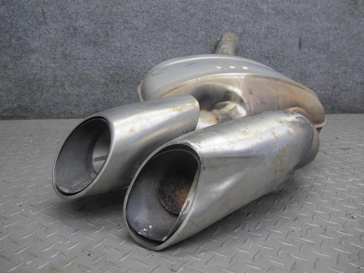 2015-2018 Porsche Macan S 3.0L 95B Rear Left Exhaust Muffler w Tips 95B253611M