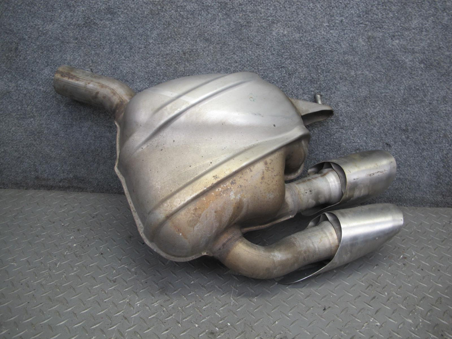 2015-2018 Porsche Macan S 3.0L 95B Rear Left Exhaust Muffler w Tips 95B253611M
