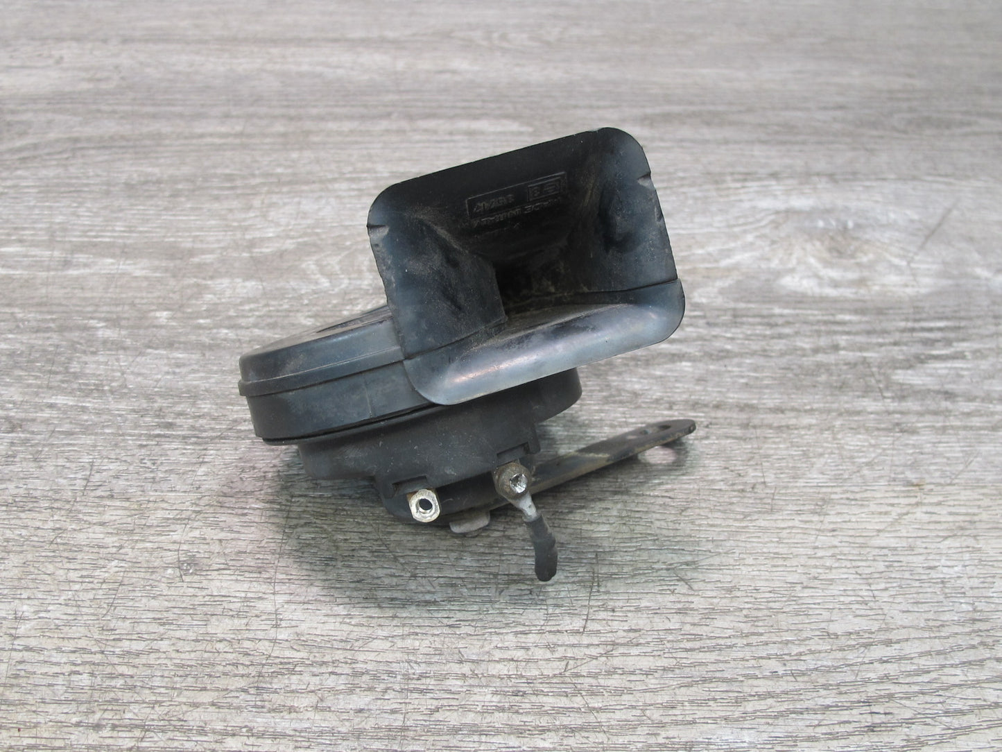 96-99 Mercedes W140 C140 CL Set of 2 High & Low Tone Note Pitch Horn Signal OEM