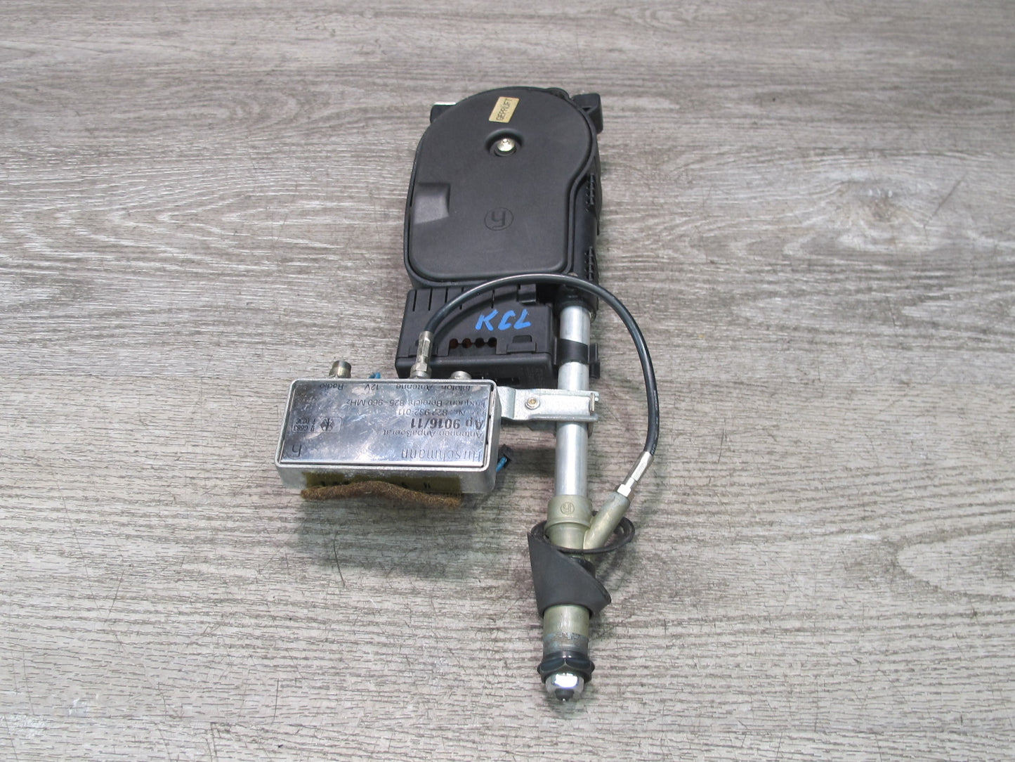 96-99 Mercedes W140 C140 CL600 Coupe Radio Power Antenna Assembly 1408202875 OEM