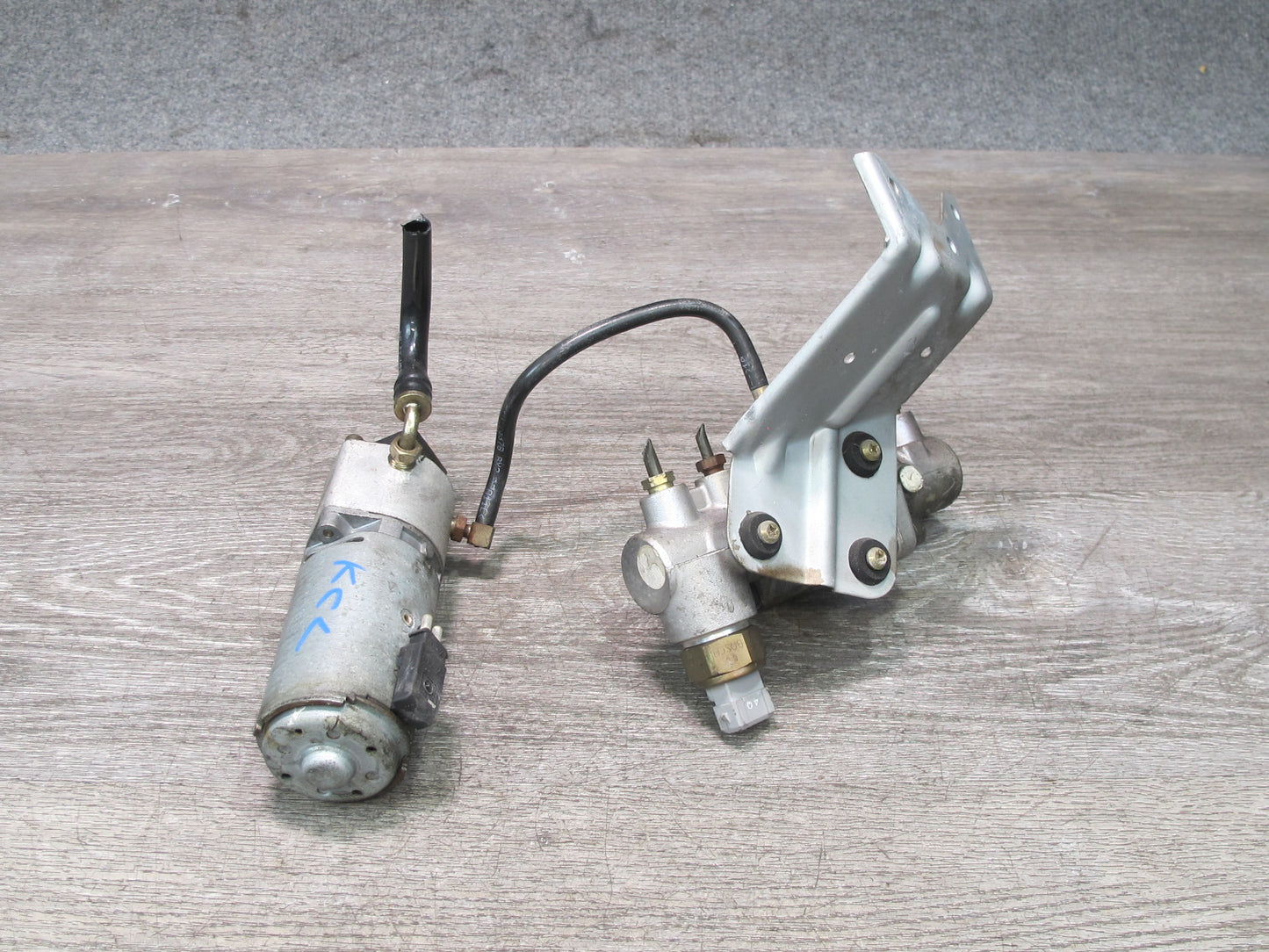 96-97 Mercedes W140 C140 Cl-class ABS ESP Brake Valve Block w Pump OEM