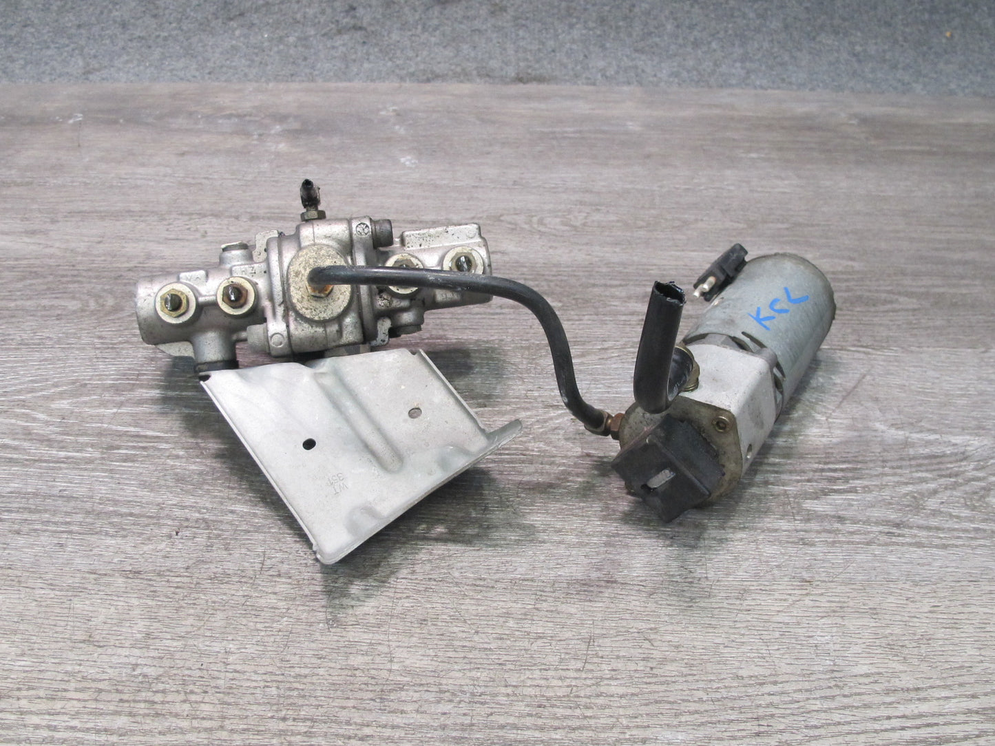 96-97 Mercedes W140 C140 Cl-class ABS ESP Brake Valve Block w Pump OEM