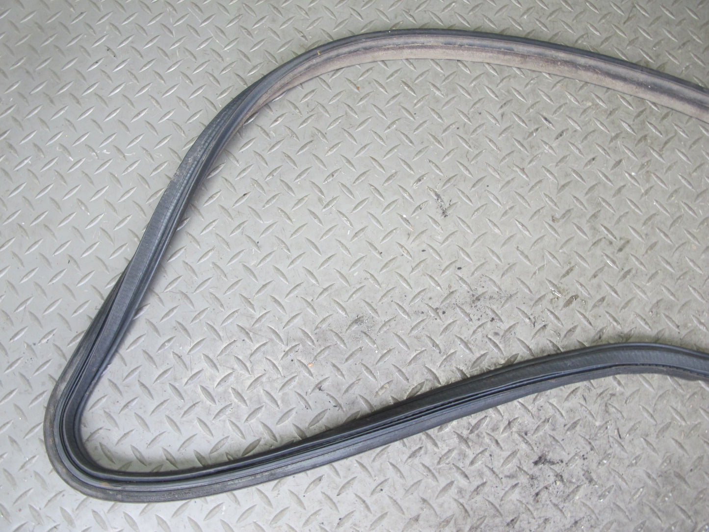 92-00 Lexus JZZ31L SC400 SC300 Rear Trunk Weatherstrip Rubber Seal Gasket OEM